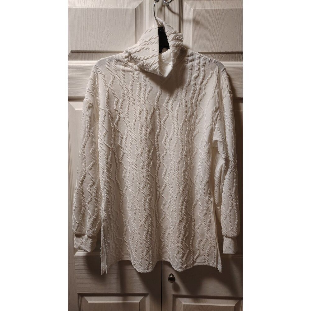 Shein‎ 8/10 White Textured Long Sleeve Turtleneck